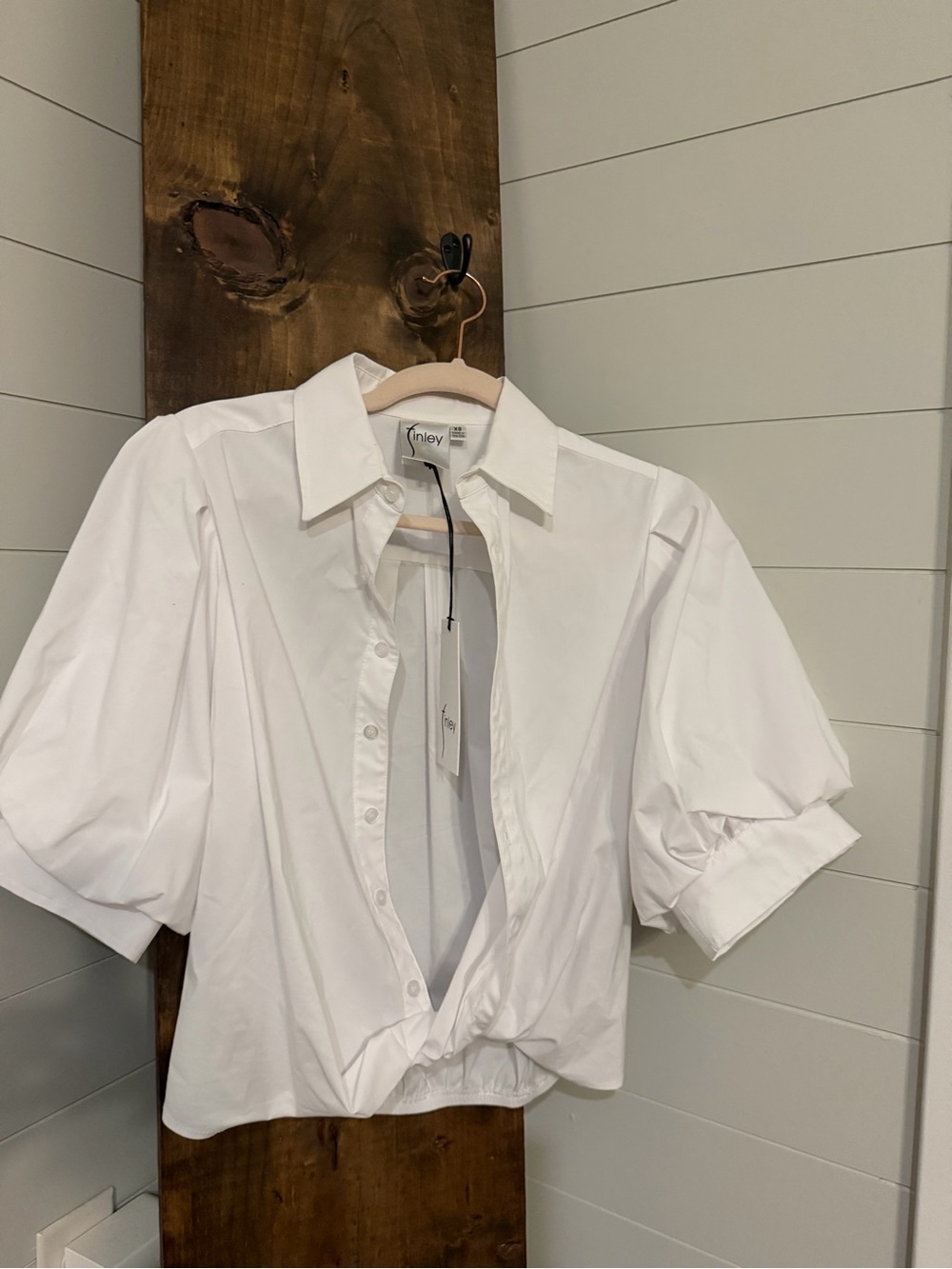 Finley
Bomba Button-Down Twist-Front Poplin Shirt - Picture 9 of 10